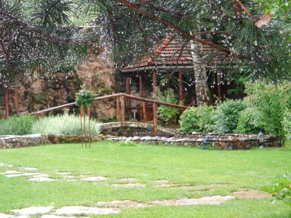 Eco Garden Bed & Breakfast Dilijan Luaran gambar