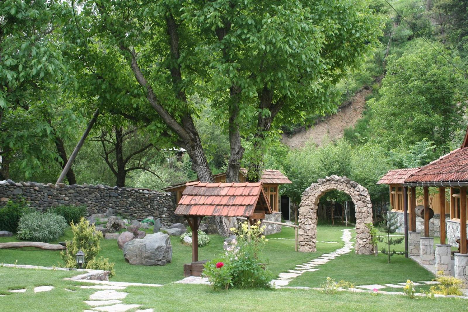 Eco Garden Bed & Breakfast Dilijan Luaran gambar