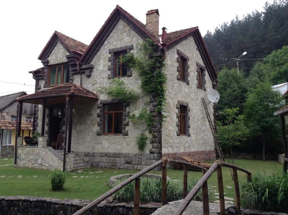 Eco Garden Bed & Breakfast Dilijan Luaran gambar
