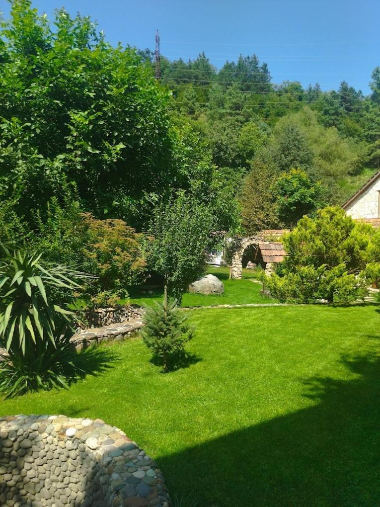 Eco Garden Bed & Breakfast Dilijan Luaran gambar