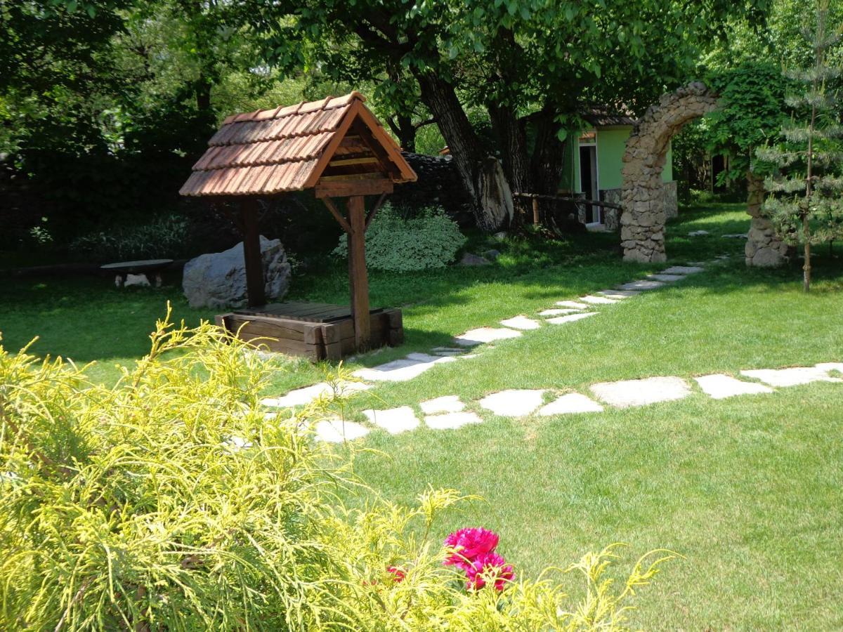 Eco Garden Bed & Breakfast Dilijan Luaran gambar