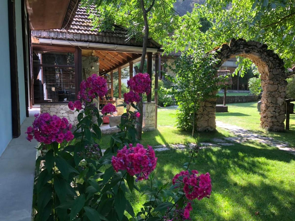 Eco Garden Bed & Breakfast Dilijan Luaran gambar