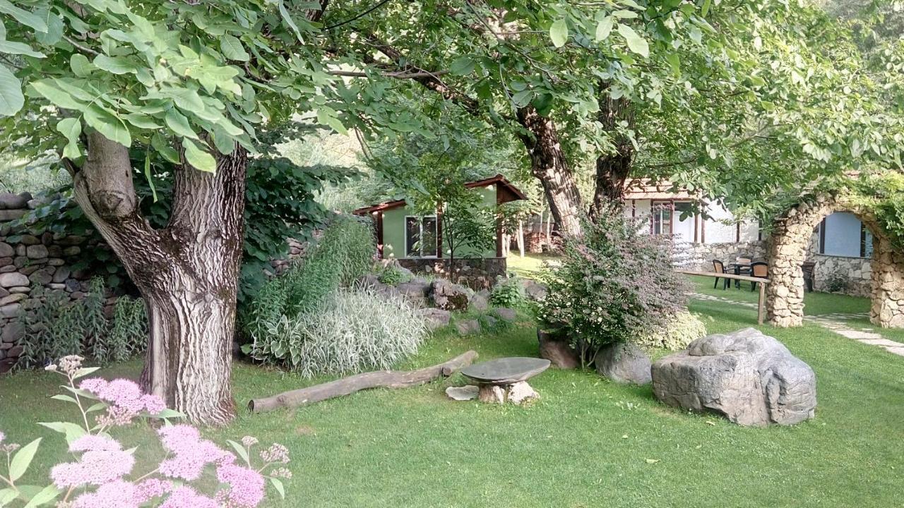 Eco Garden Bed & Breakfast Dilijan Luaran gambar