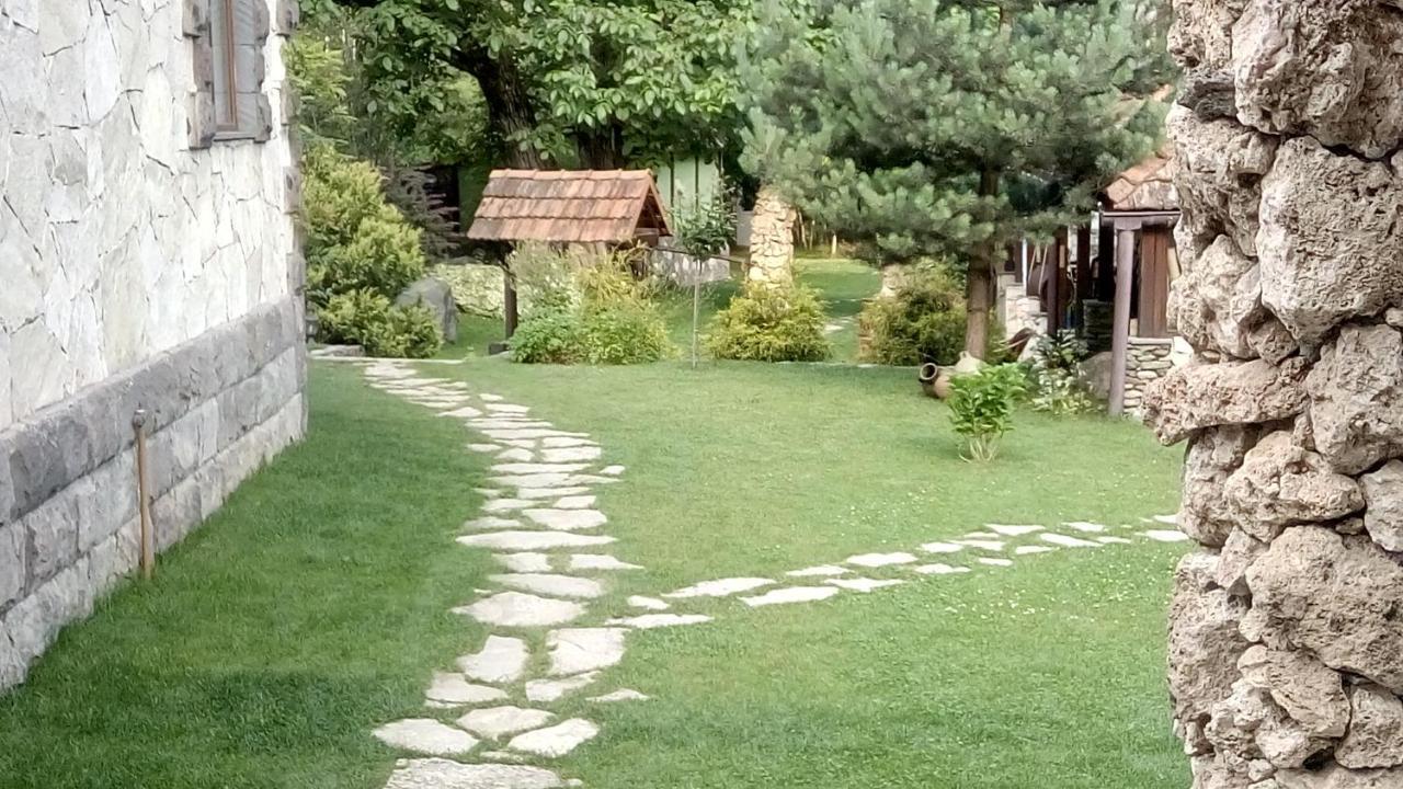 Eco Garden Bed & Breakfast Dilijan Luaran gambar